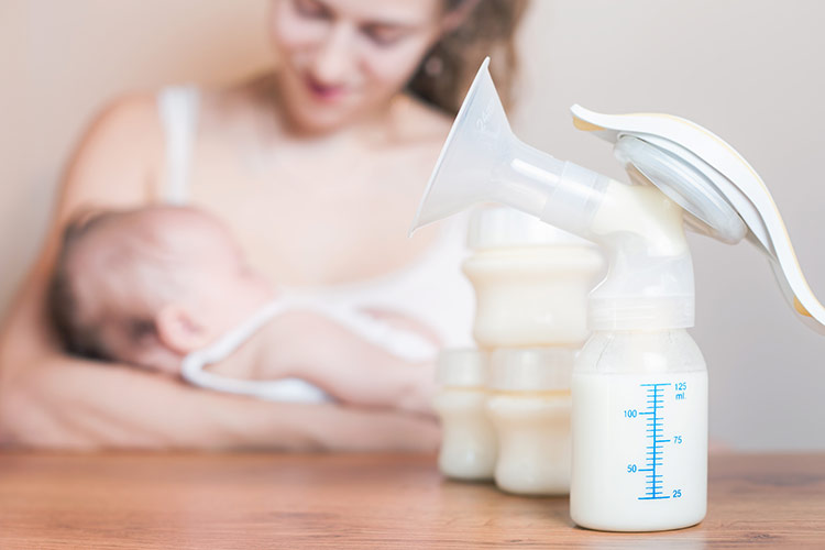 Odsávačka mateřského mléka | Foto: Shutterstock