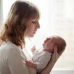 Jak efektivně utěšit novorozence